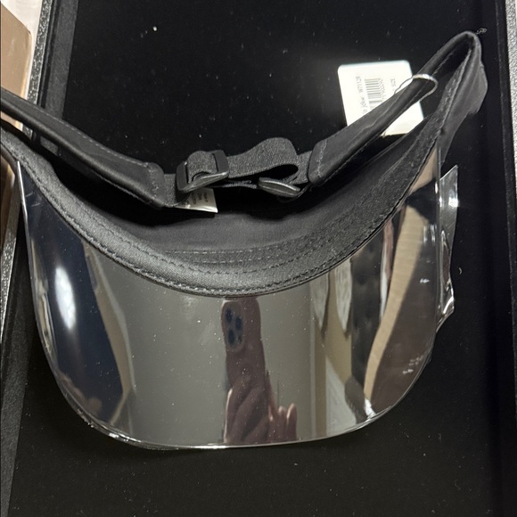 Alo yoga airlift Black Visor with mirror Shield - Picture 3 of 4